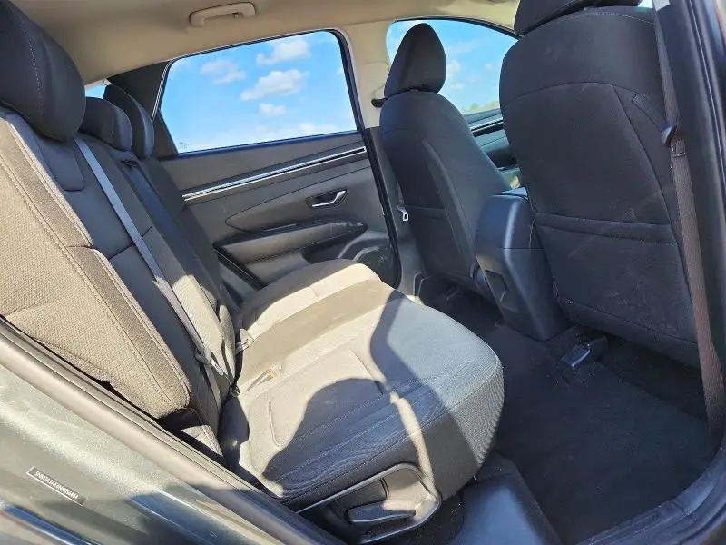 2022 HYUNDAI TUCSON SE  