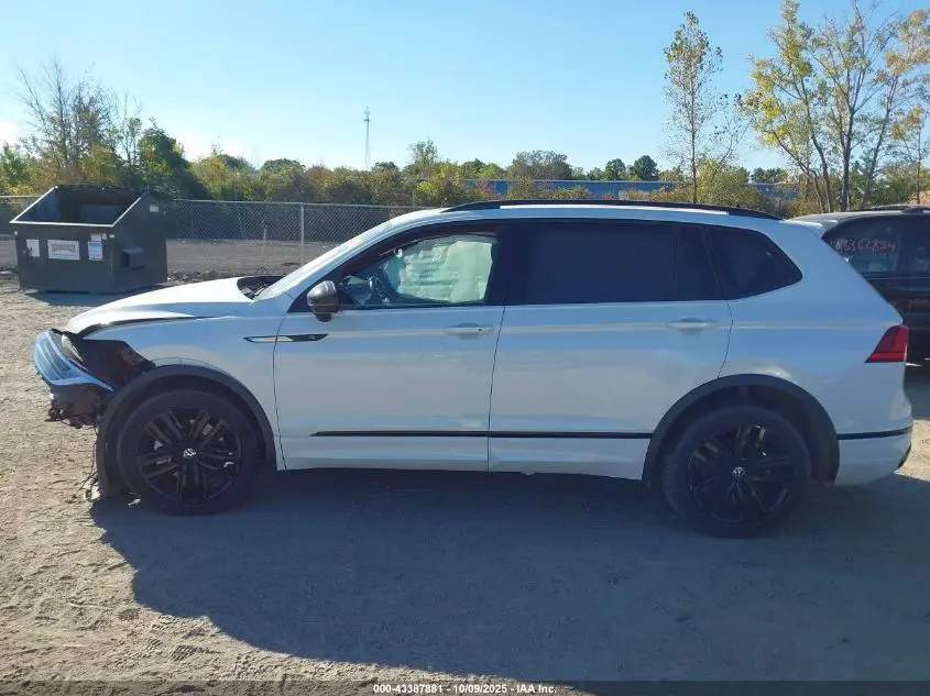 2022 VOLKSWAGEN TIGUAN SE R-LINE BLACK