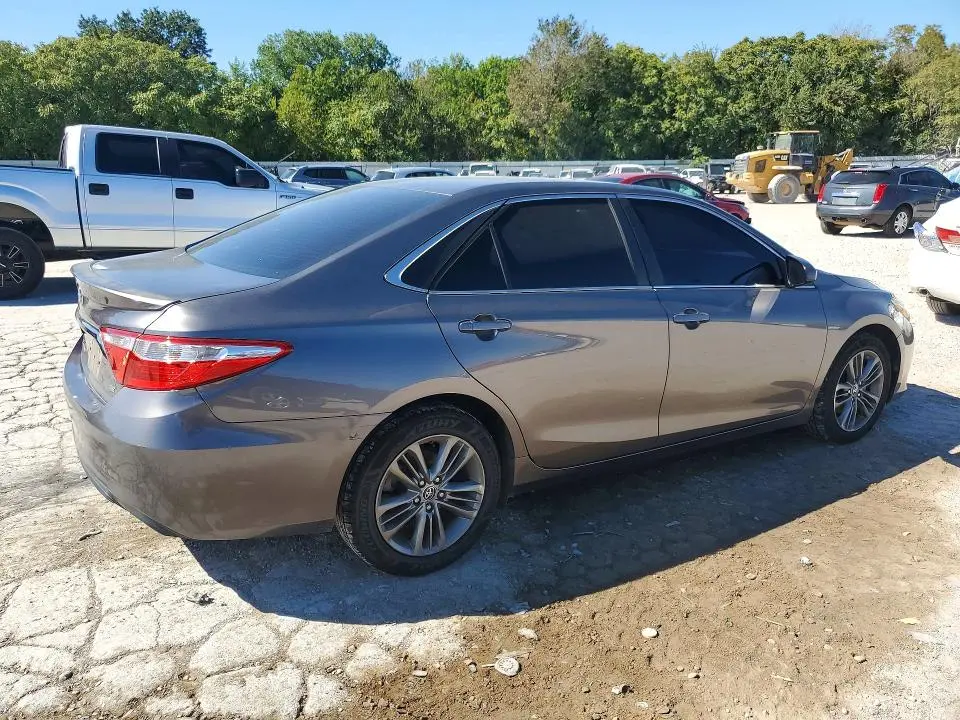 2015 TOYOTA CAMRY SE  