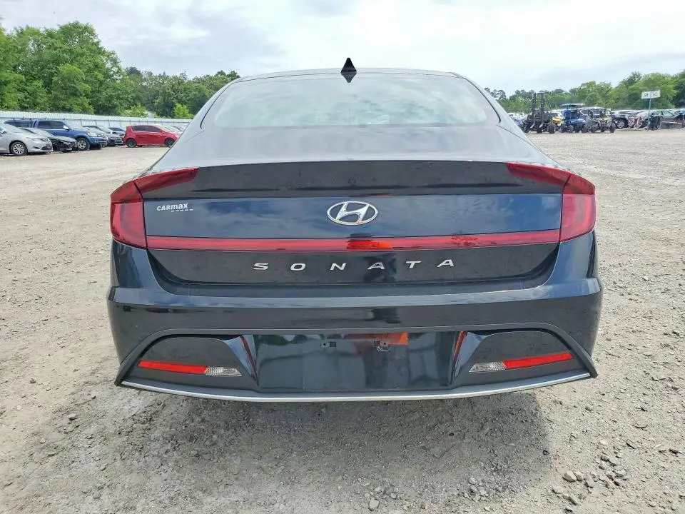 2023 HYUNDAI SONATA SE  