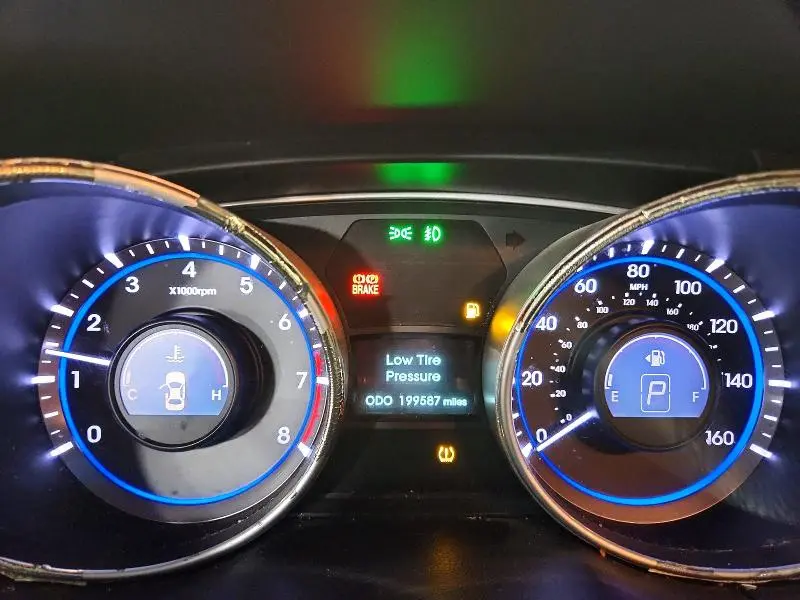 2011 HYUNDAI SONATA SE  