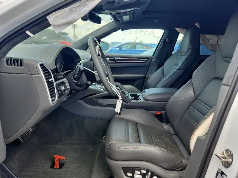 2021 PORSCHE CAYENNE GTS  