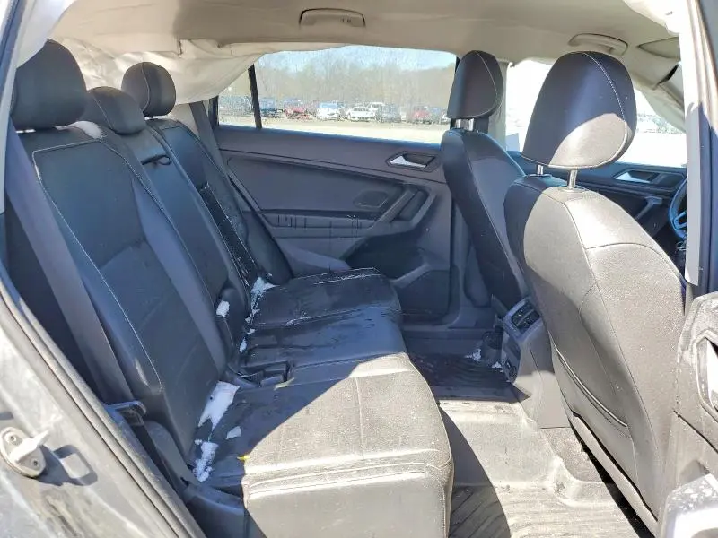 2021 VOLKSWAGEN TIGUAN SE  