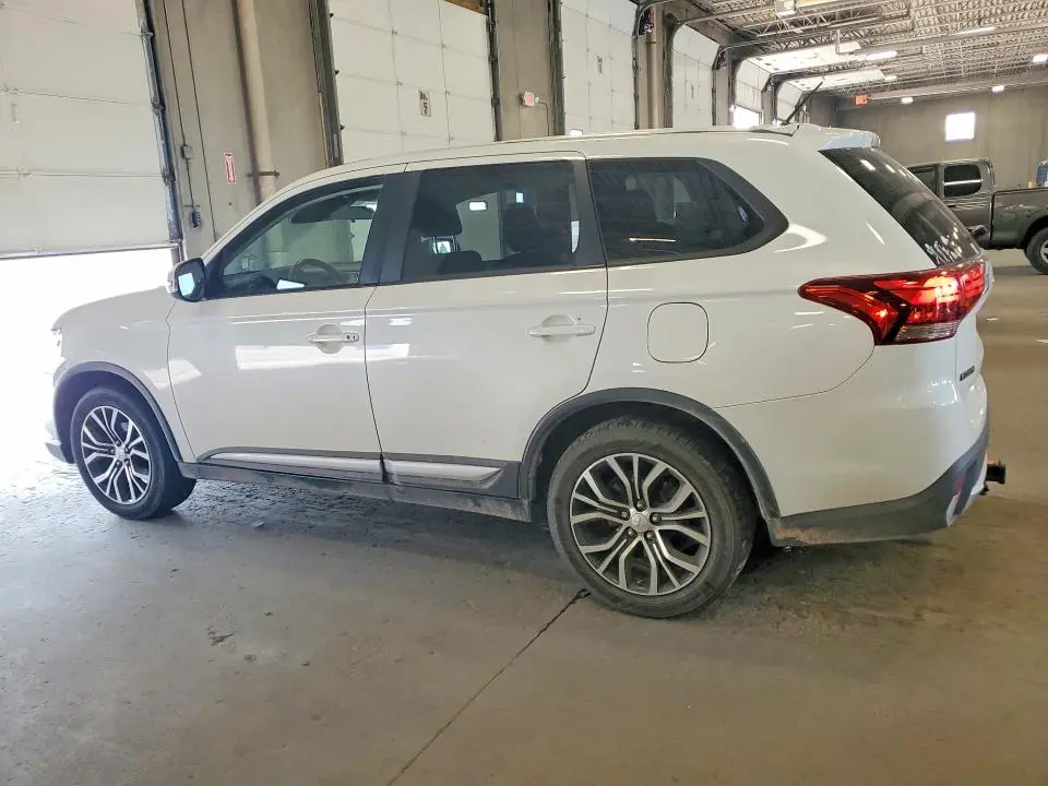 2016 MITSUBISHI OUTLANDER SE  