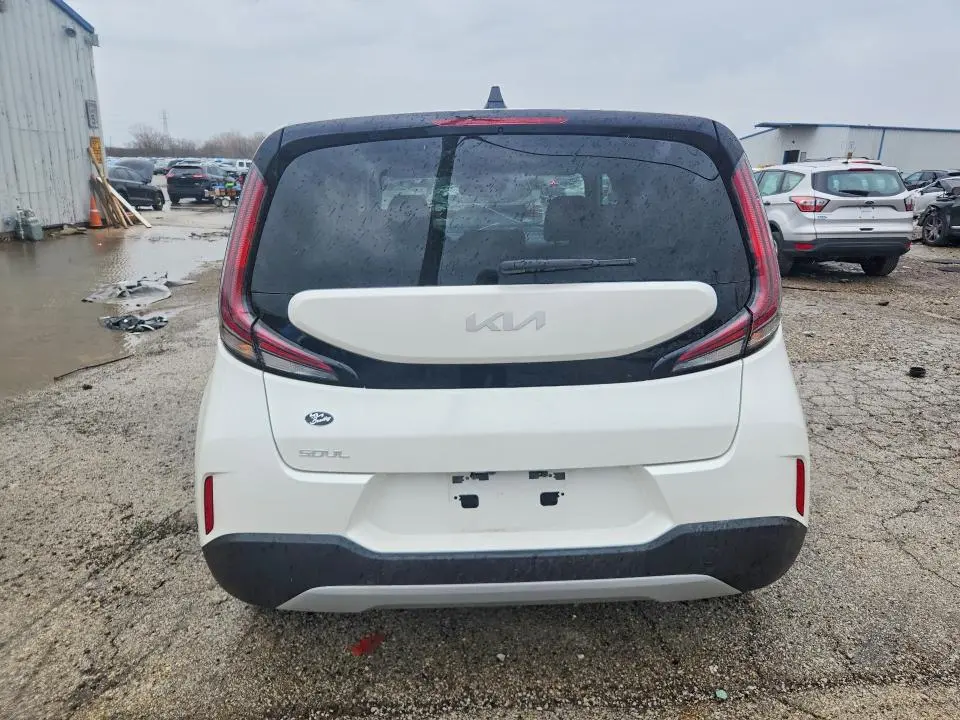 2025 KIA SOUL LX  