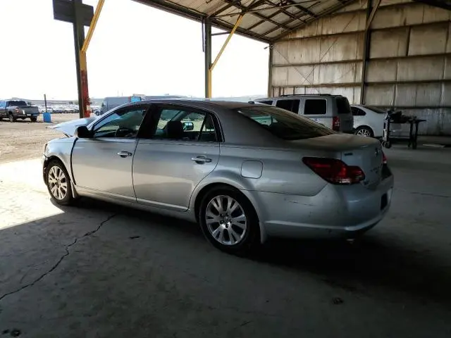 2010 TOYOTA AVALON XL  