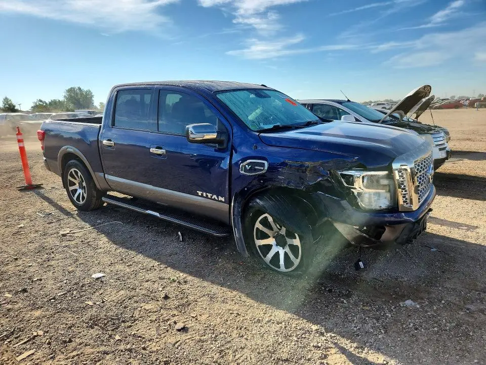 2017 NISSAN TITAN PLATINUM RESERVE  
