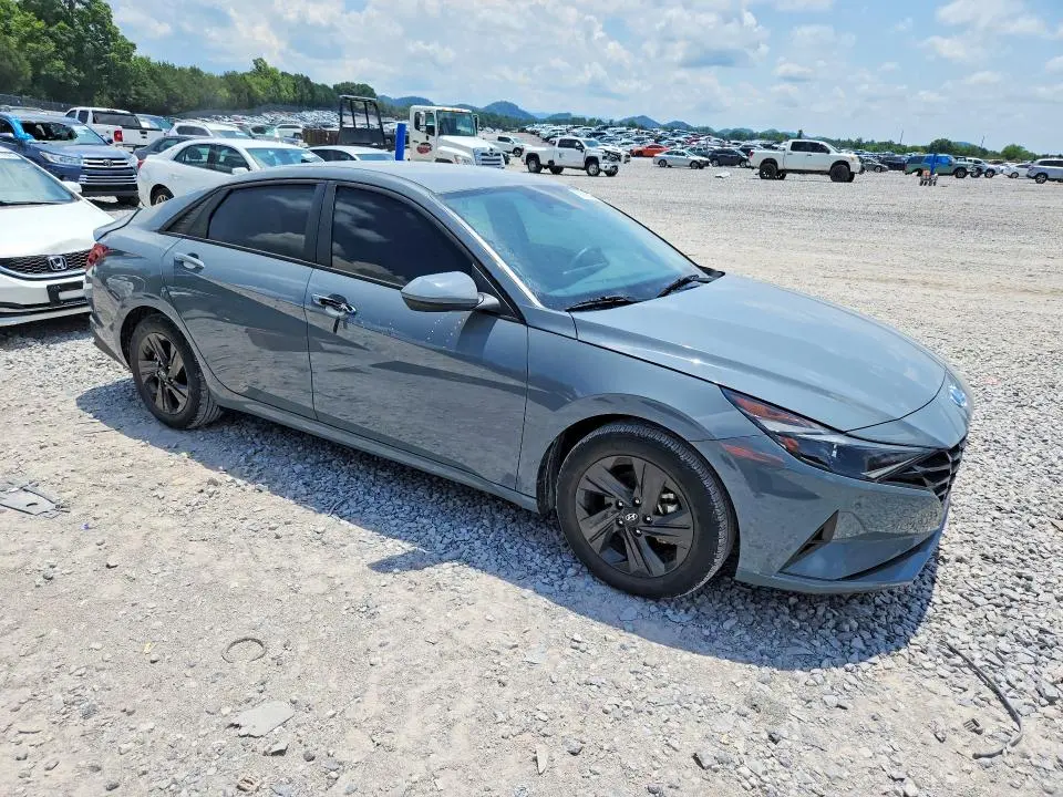 2021 HYUNDAI ELANTRA SEL  