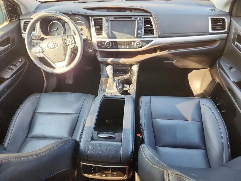 2019 TOYOTA HIGHLANDER XLE  