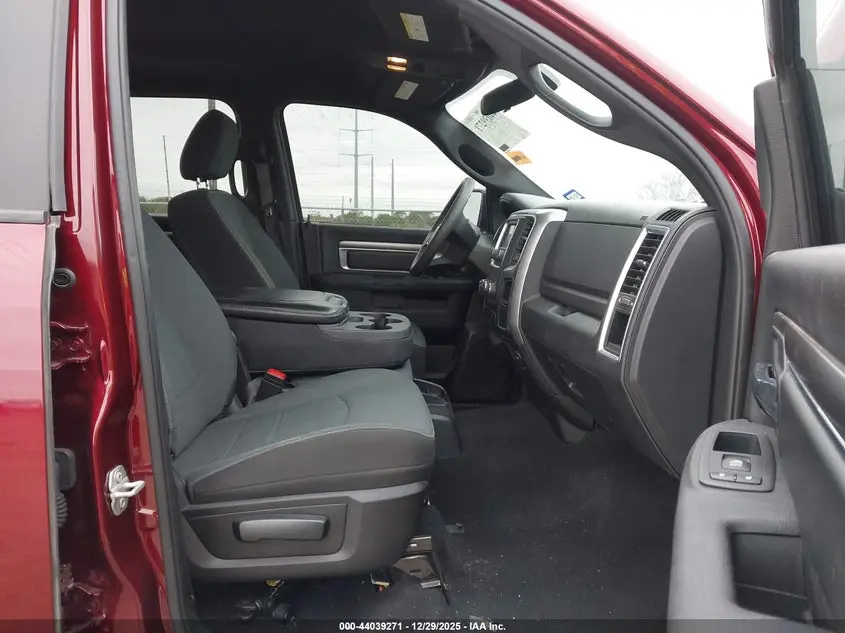 2024 RAM 1500 CLASSIC WARLOCK  4X2 5'7 BOX