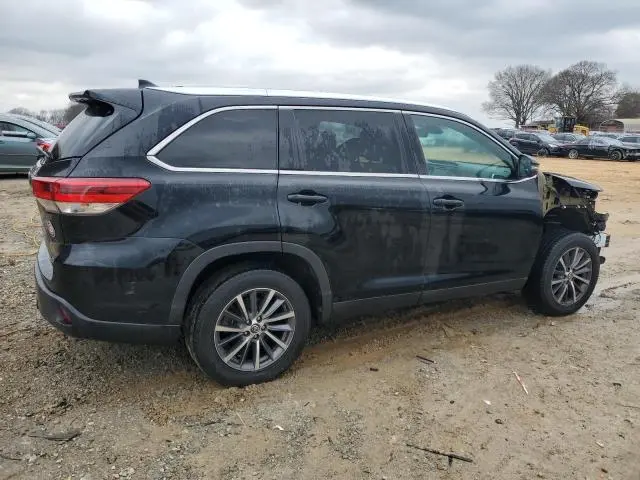 2019 TOYOTA HIGHLANDER SE  