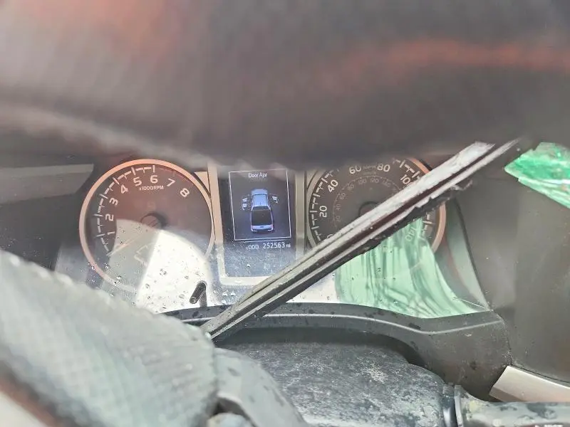 2016 TOYOTA TACOMA SR5 V6  
