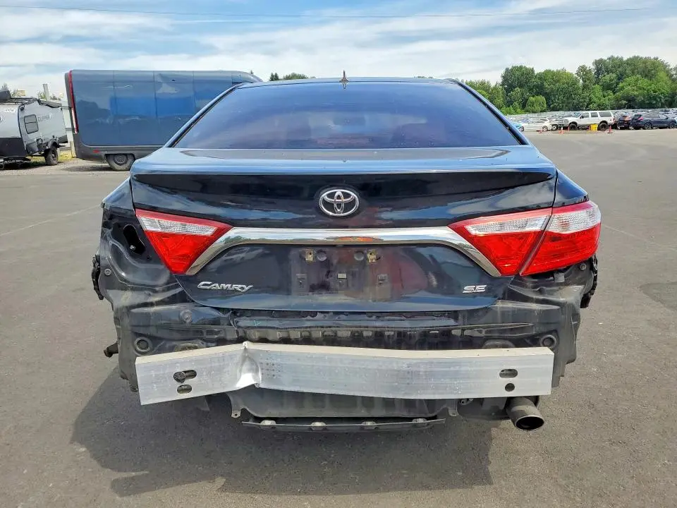 2017 TOYOTA CAMRY SE  