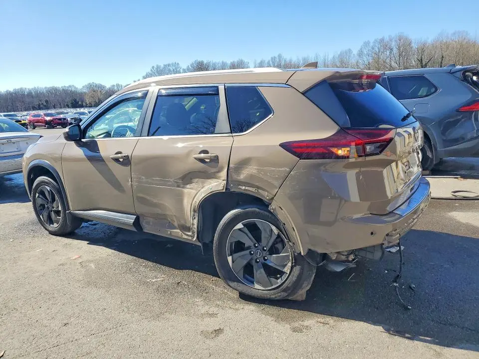 2024 NISSAN ROGUE SV  