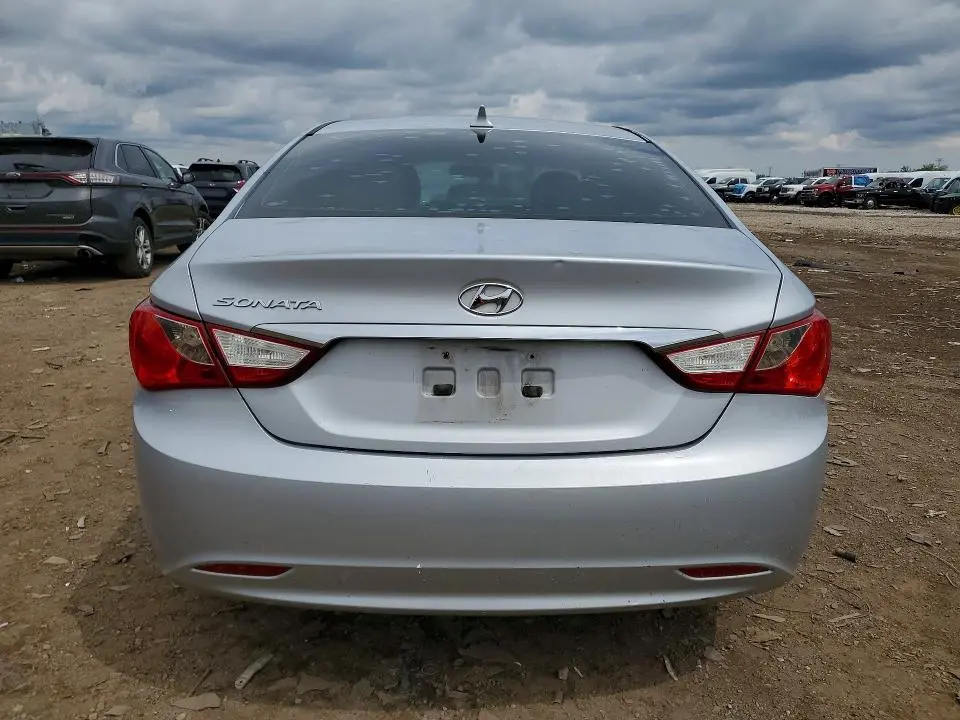 2011 HYUNDAI SONATA GLS  