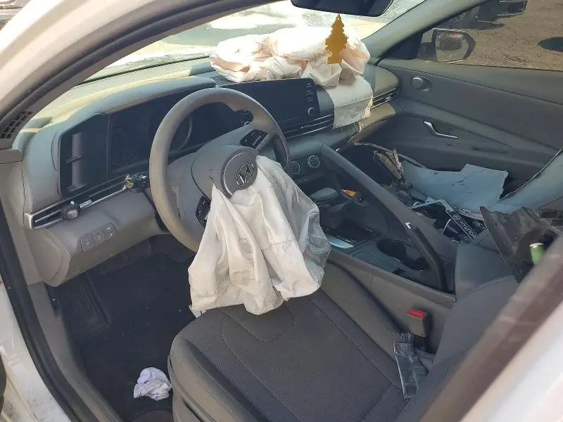 2021 HYUNDAI ELANTRA SE  