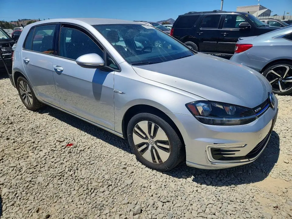 2019 VOLKSWAGEN E-GOLF SE  