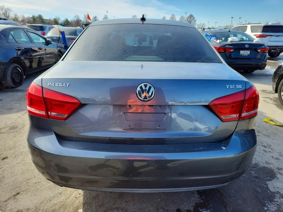 2014 VOLKSWAGEN PASSAT SE  
