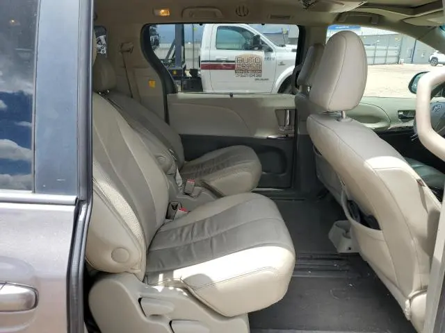 2011 TOYOTA SIENNA XLE  