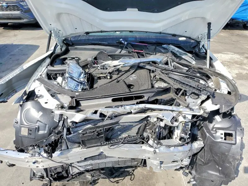 2025 MERCEDES-BENZ GLC 300  