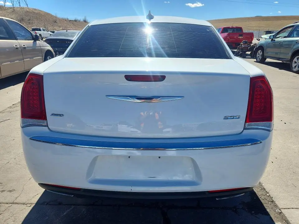 2016 CHRYSLER 300 LIMITED  