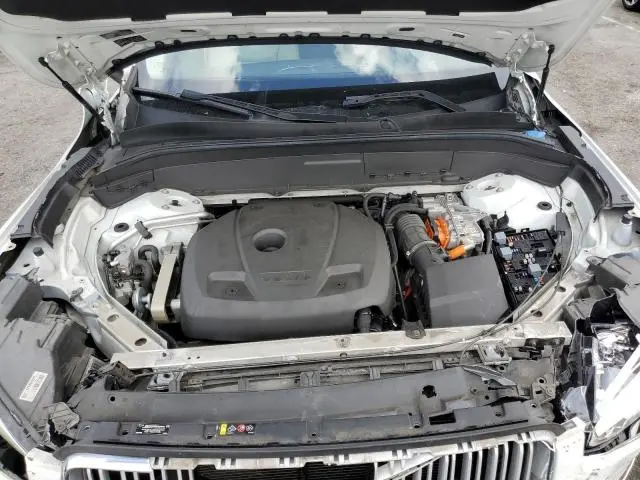 2017 VOLVO XC90 T8  