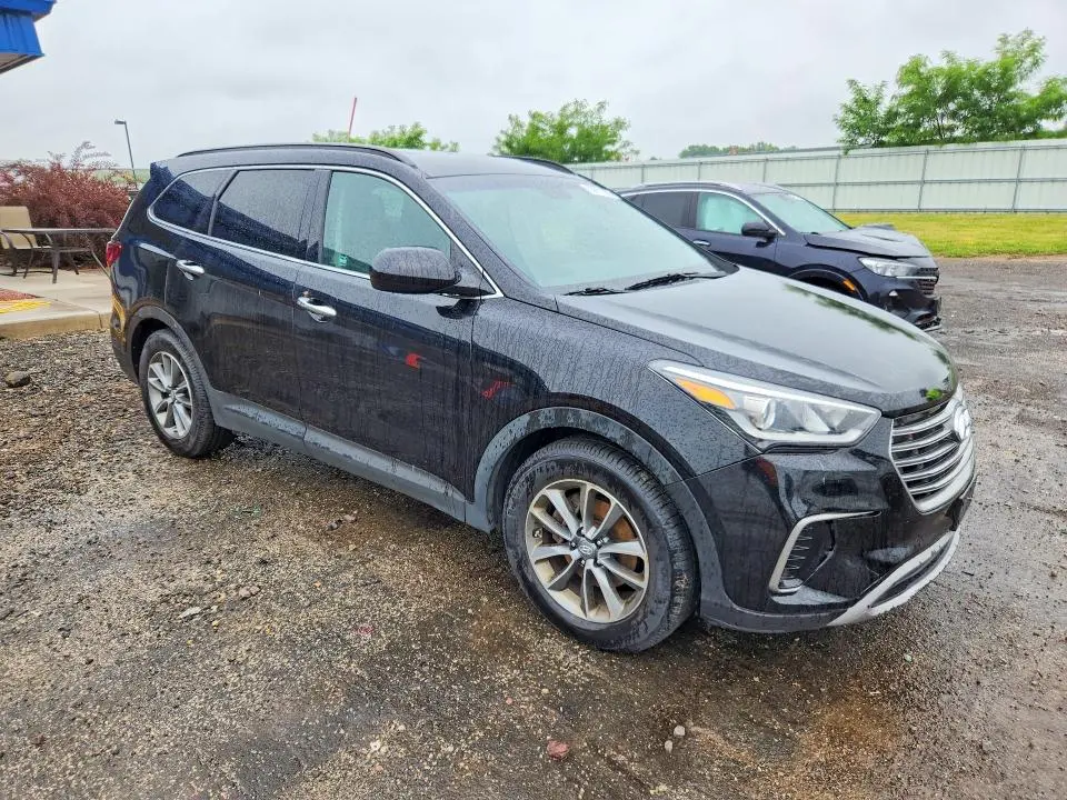 2017 HYUNDAI SANTA FE SE  