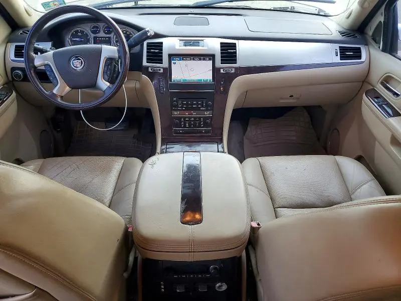 2011 CADILLAC ESCALADE EXT PREMIUM  