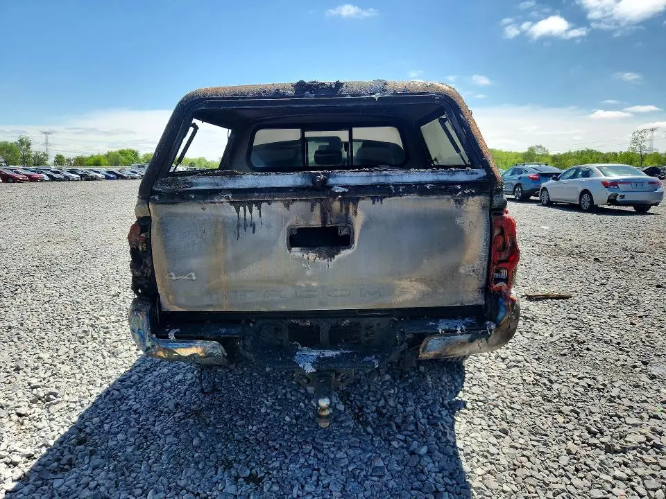 2018 TOYOTA TACOMA SR5 V6  