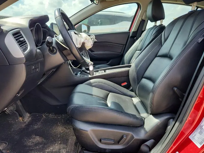 2018 MAZDA 3 TOURING  