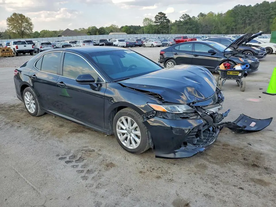 2018 TOYOTA CAMRY LE  
