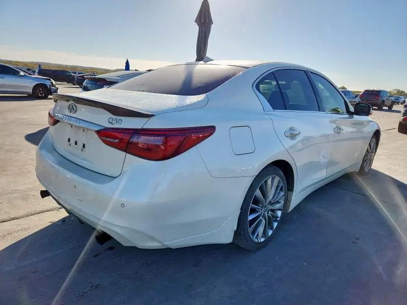 2018 INFINITI Q50 LUXE  