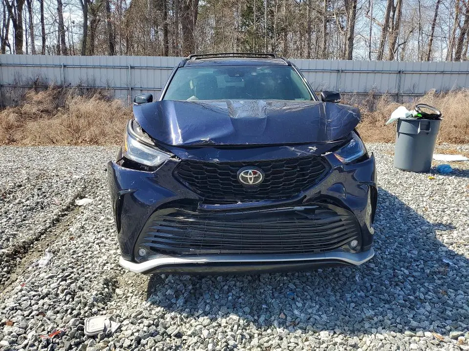 2021 TOYOTA HIGHLANDER XSE  