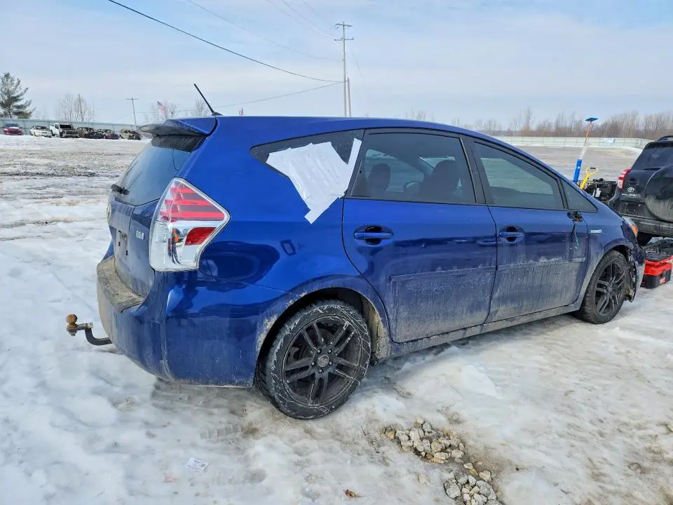 2015 TOYOTA PRIUS V   
