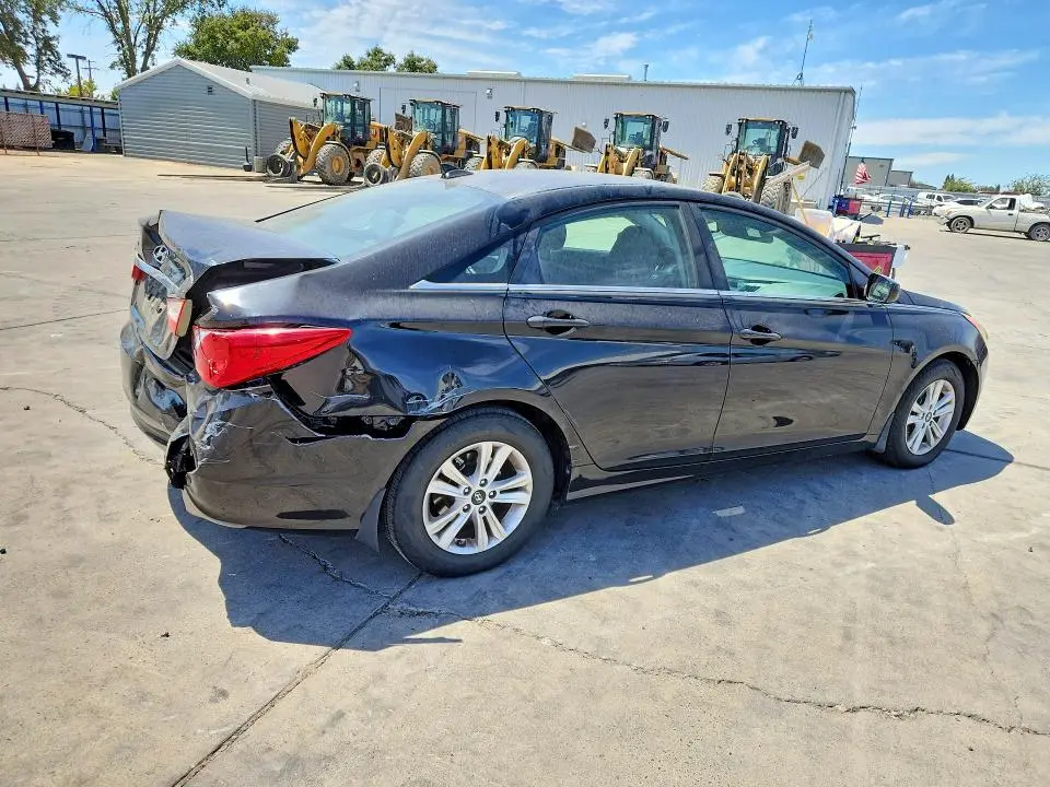 2012 HYUNDAI SONATA GLS  