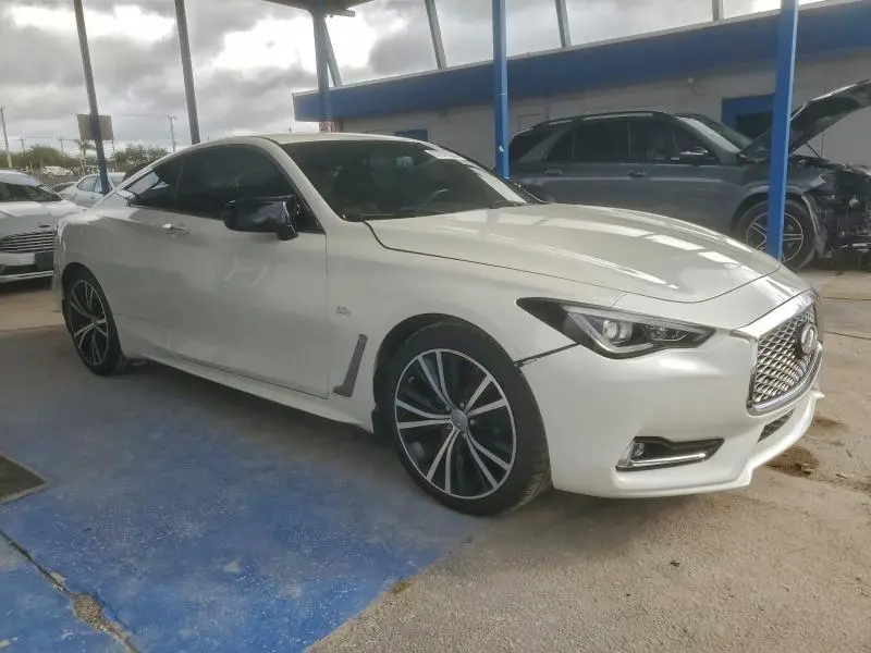 2018 INFINITI Q60 LUXE 300  