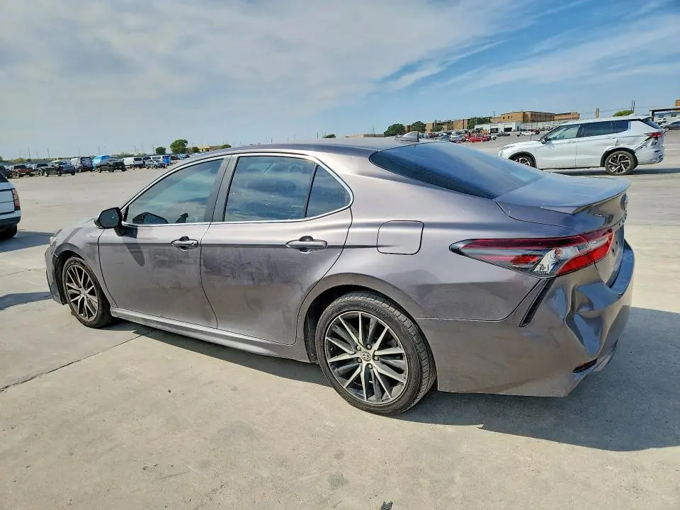 2022 TOYOTA CAMRY SE  