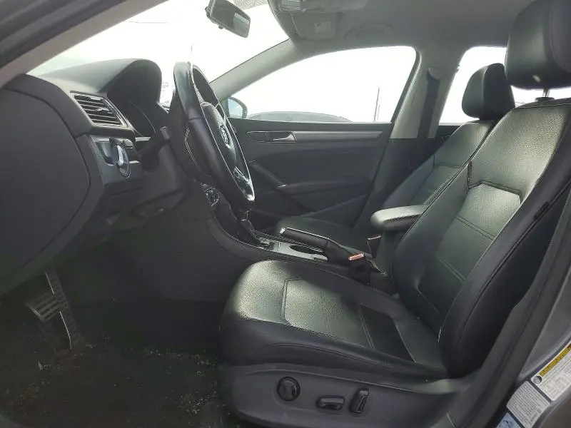 2016 VOLKSWAGEN PASSAT S  