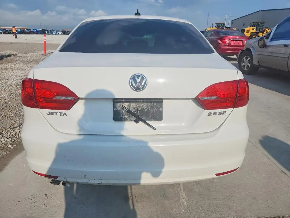 2013 VOLKSWAGEN JETTA SE  
