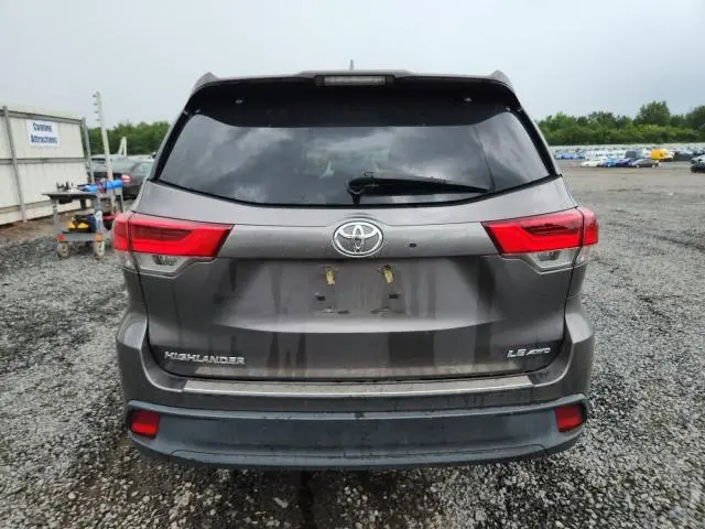 2018 TOYOTA HIGHLANDER LE  