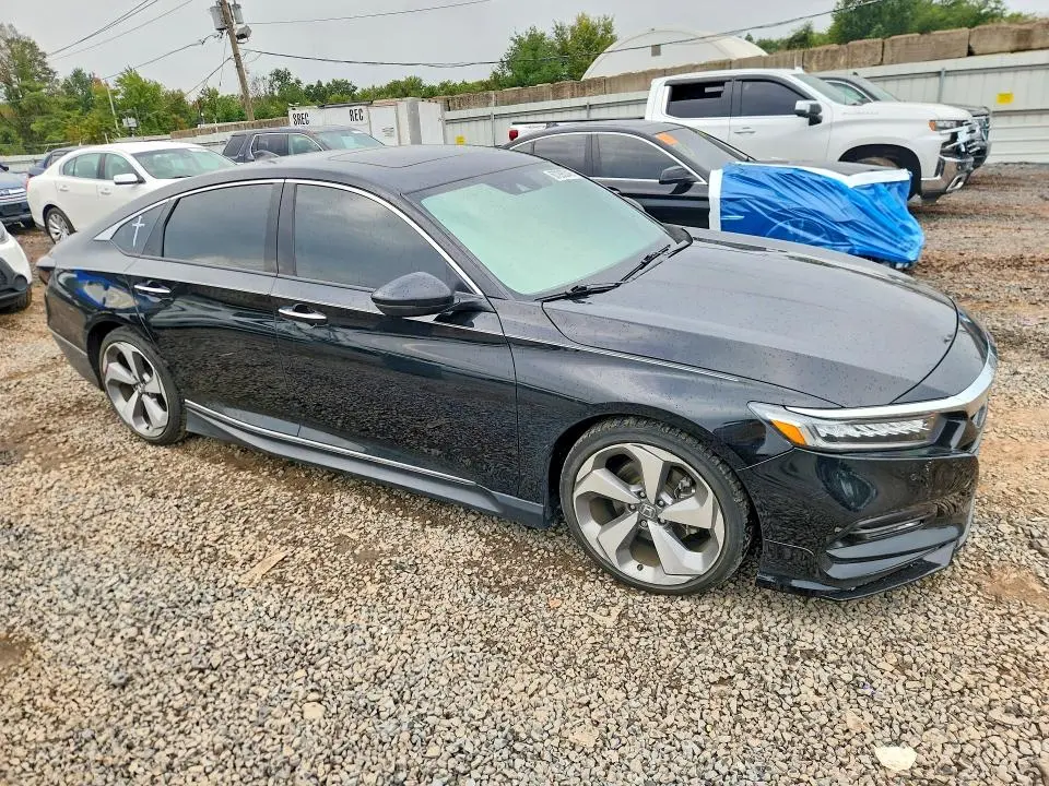 2019 HONDA ACCORD TOURING  