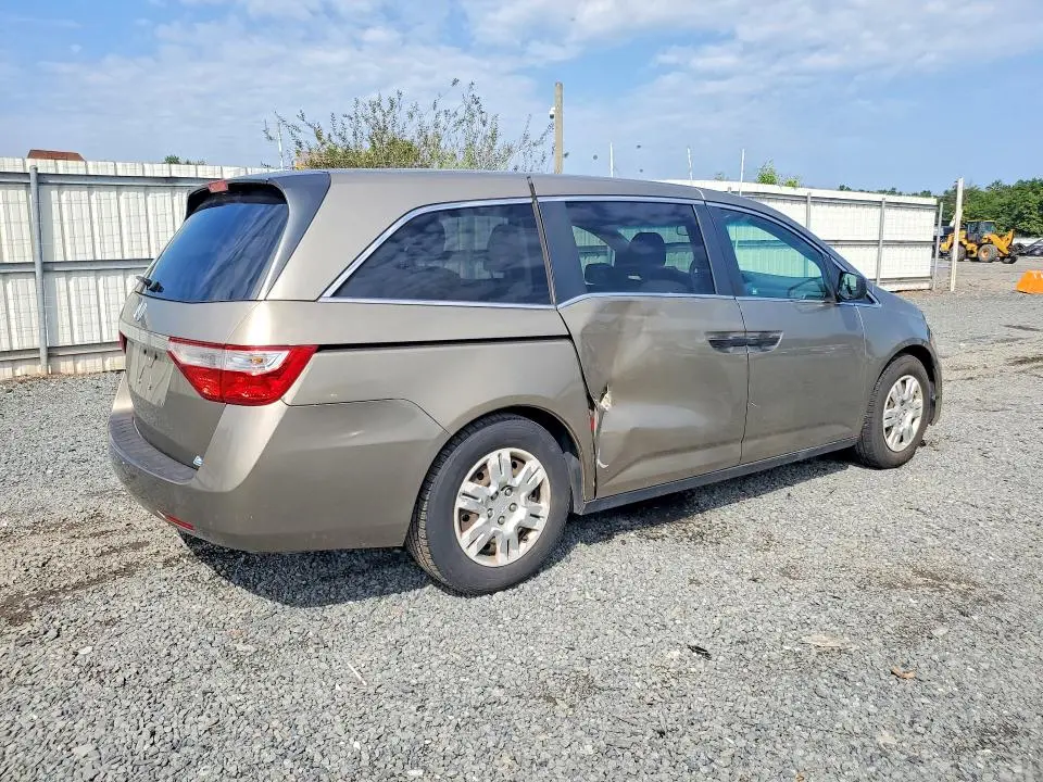 2011 HONDA ODYSSEY LX  