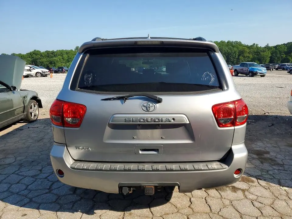 2010 TOYOTA SEQUOIA SR5  