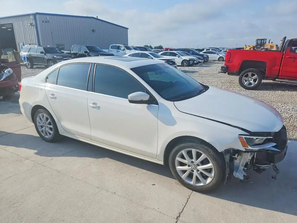 2013 VOLKSWAGEN JETTA SE  