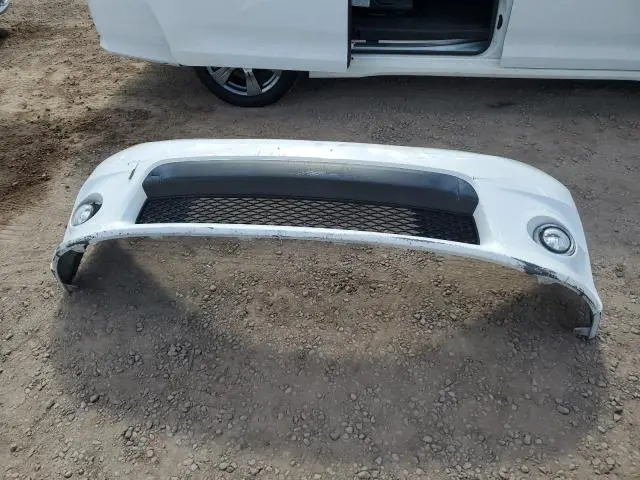 2017 TOYOTA SIENNA SE  