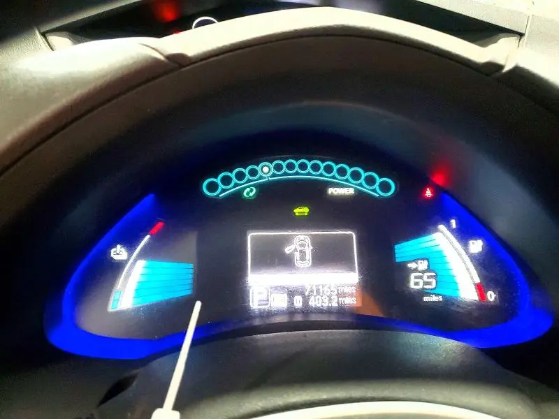 2015 NISSAN LEAF SV  