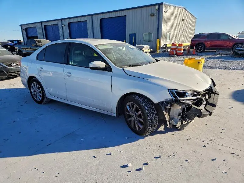 2012 VOLKSWAGEN JETTA SE  