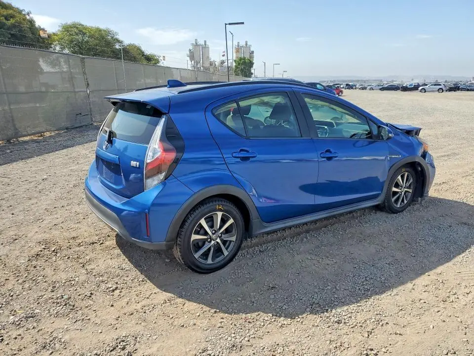 2018 TOYOTA PRIUS C THREE  