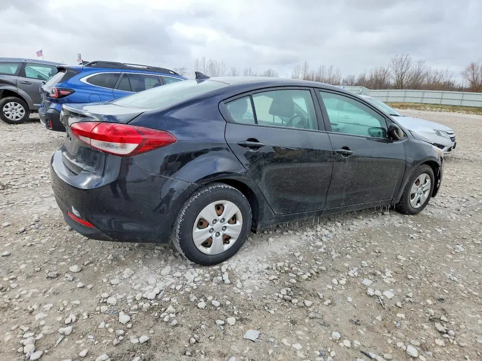 2017 KIA FORTE LX  