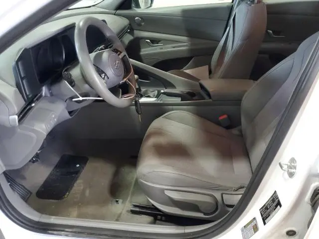 2021 HYUNDAI ELANTRA SE  